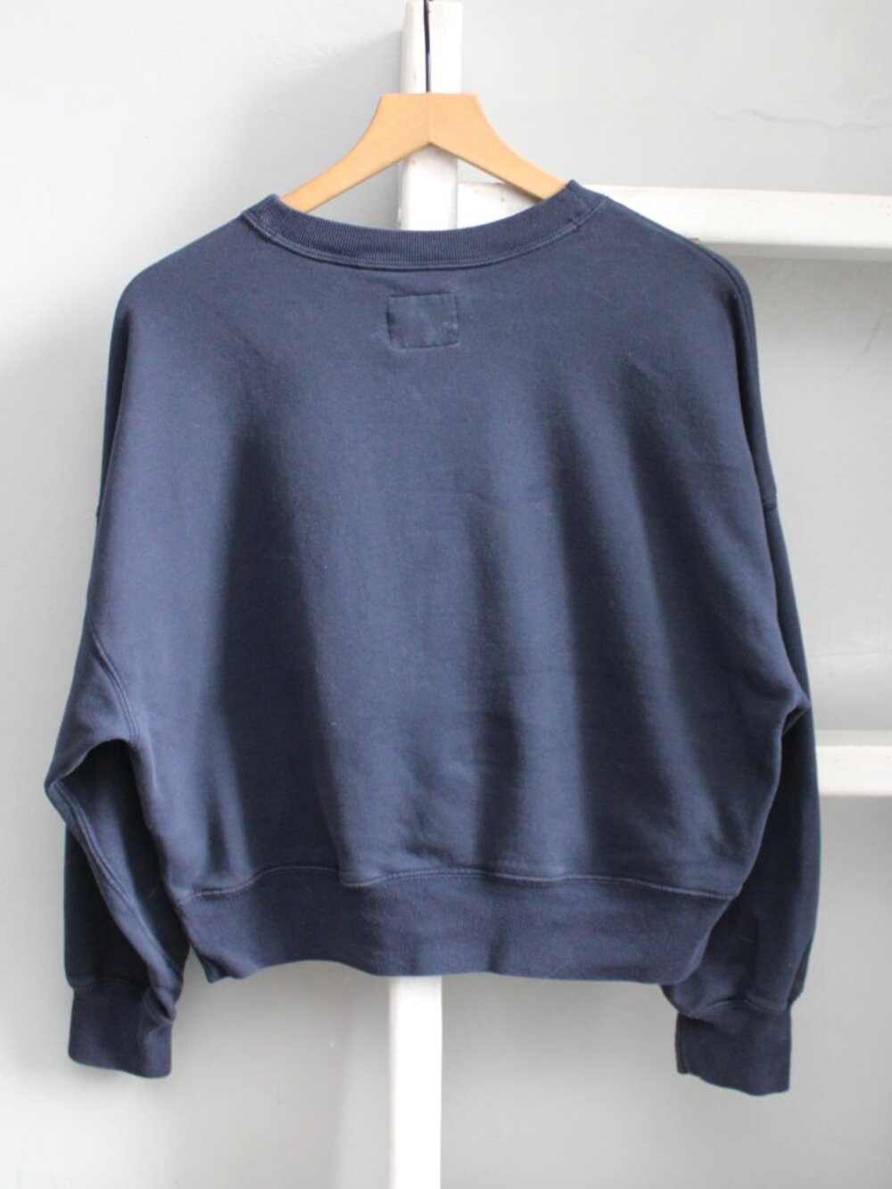 Abercrombie and Fitch Chicago,IL 1989 Gold Coast Cropped Crew Sweater sz Small - Picture 3 of 6